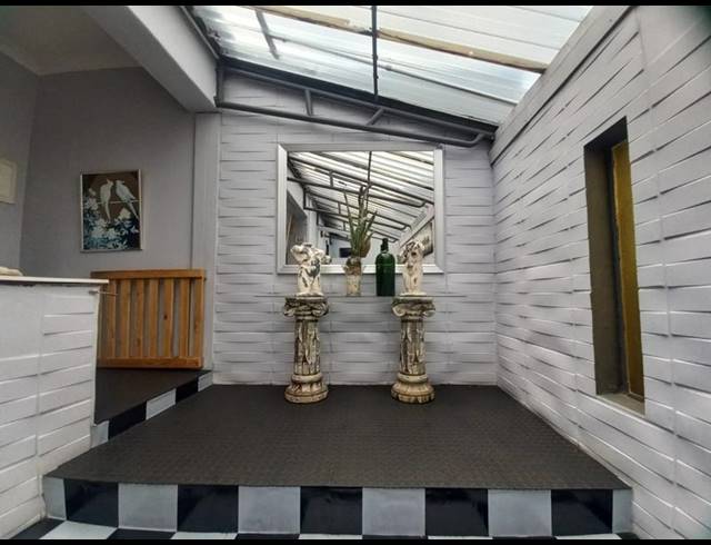 4 BEDROOM HOUSE FOR SALE IN MOUNTAIN VIEW